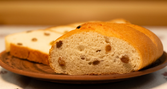 Батон с изюмом