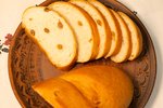 Батон с изюмом