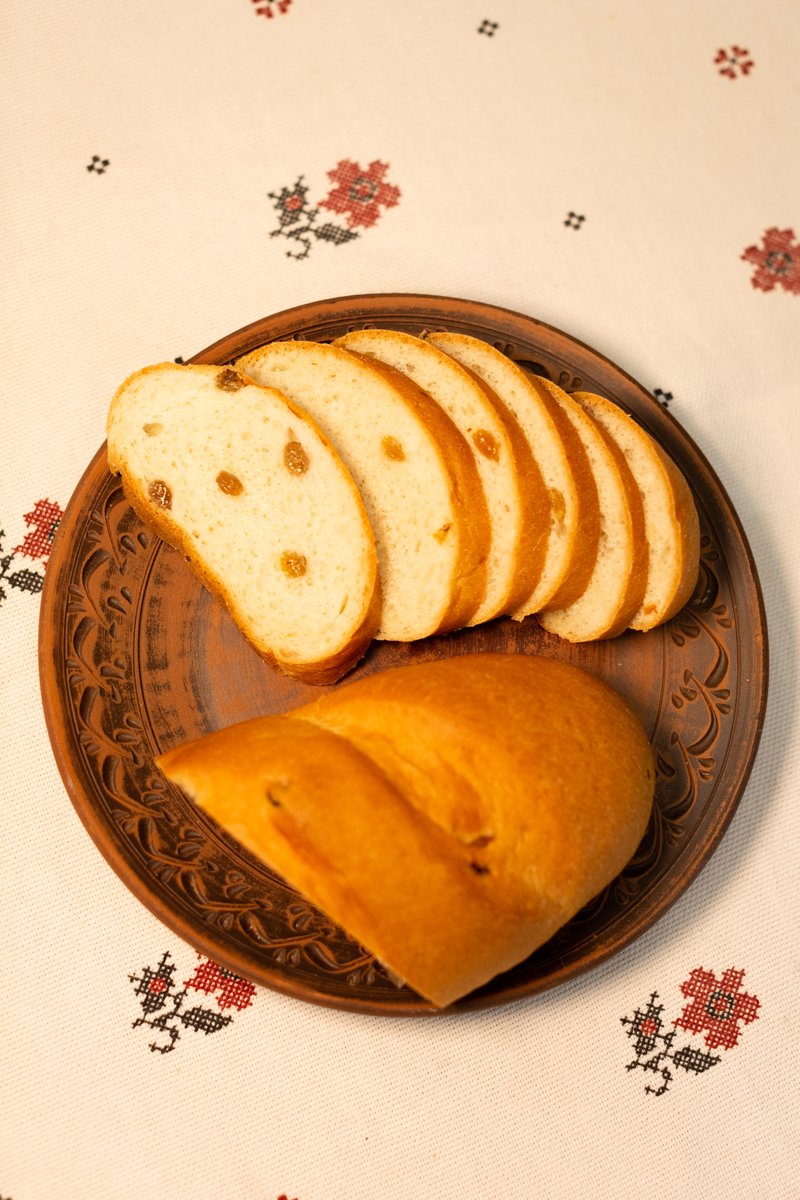 Батон с изюмом